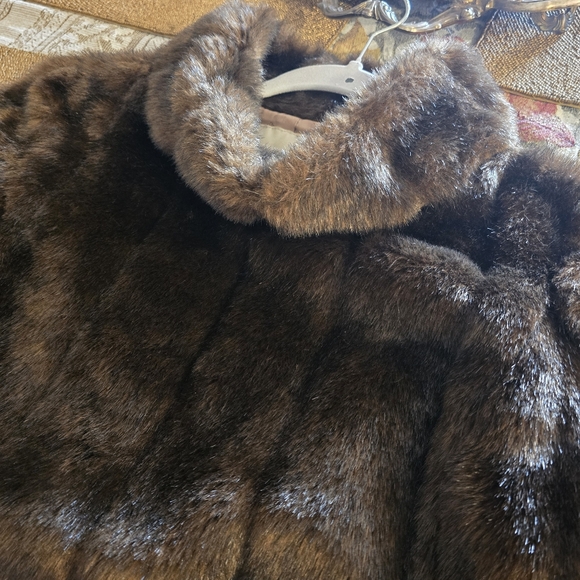 Banana Republic Faux Fur Pullover Size XS New Without Tag - Picture 2 of 6